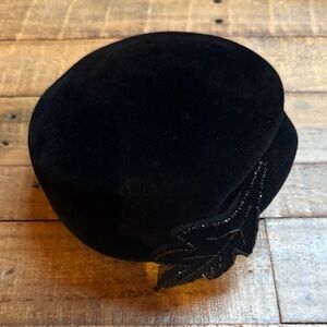 Vintage made in France, Flechats BLK Women's leaf embellished velvet black hat